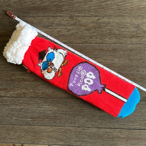 🆕 Tootsie Roll Pop Limited Edition Sherpa Socks - Picture 5 of 16